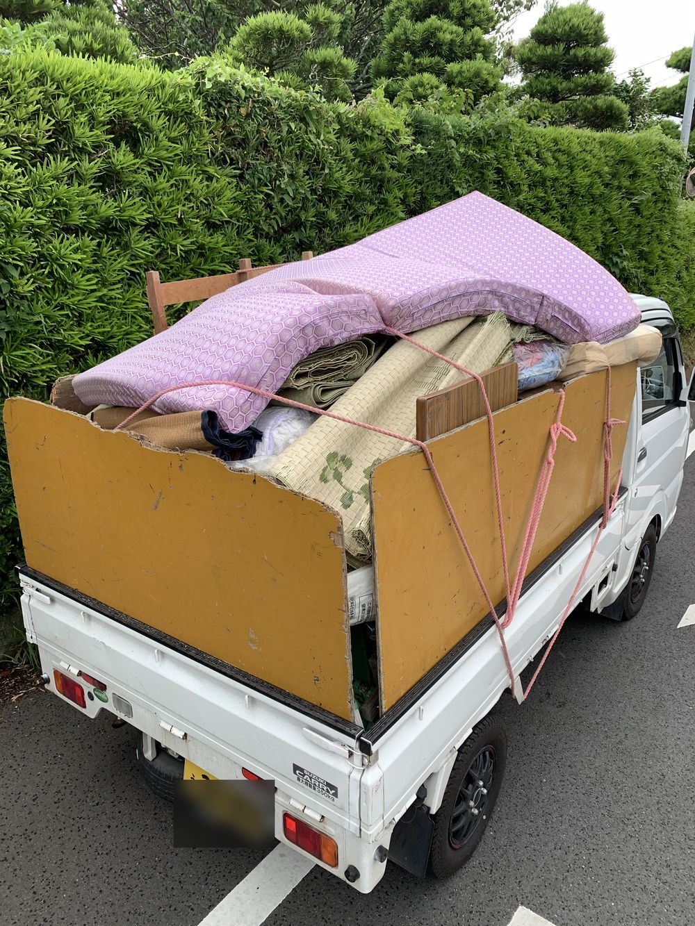 軽トラックへ不用品を積み込み搬出 館山市